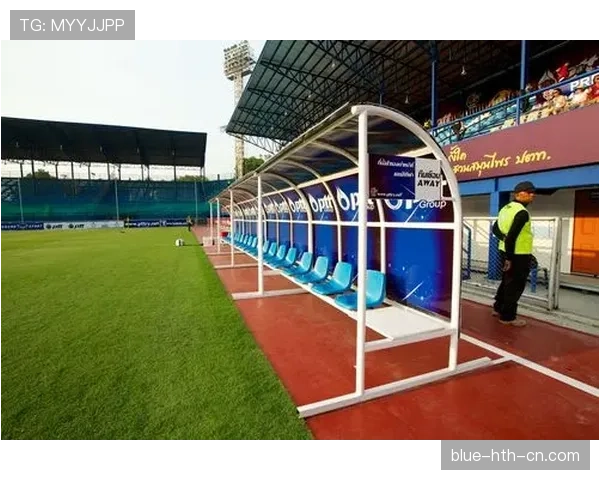 出界规则详解：球全部越过边线才算出界及回放判罚要点